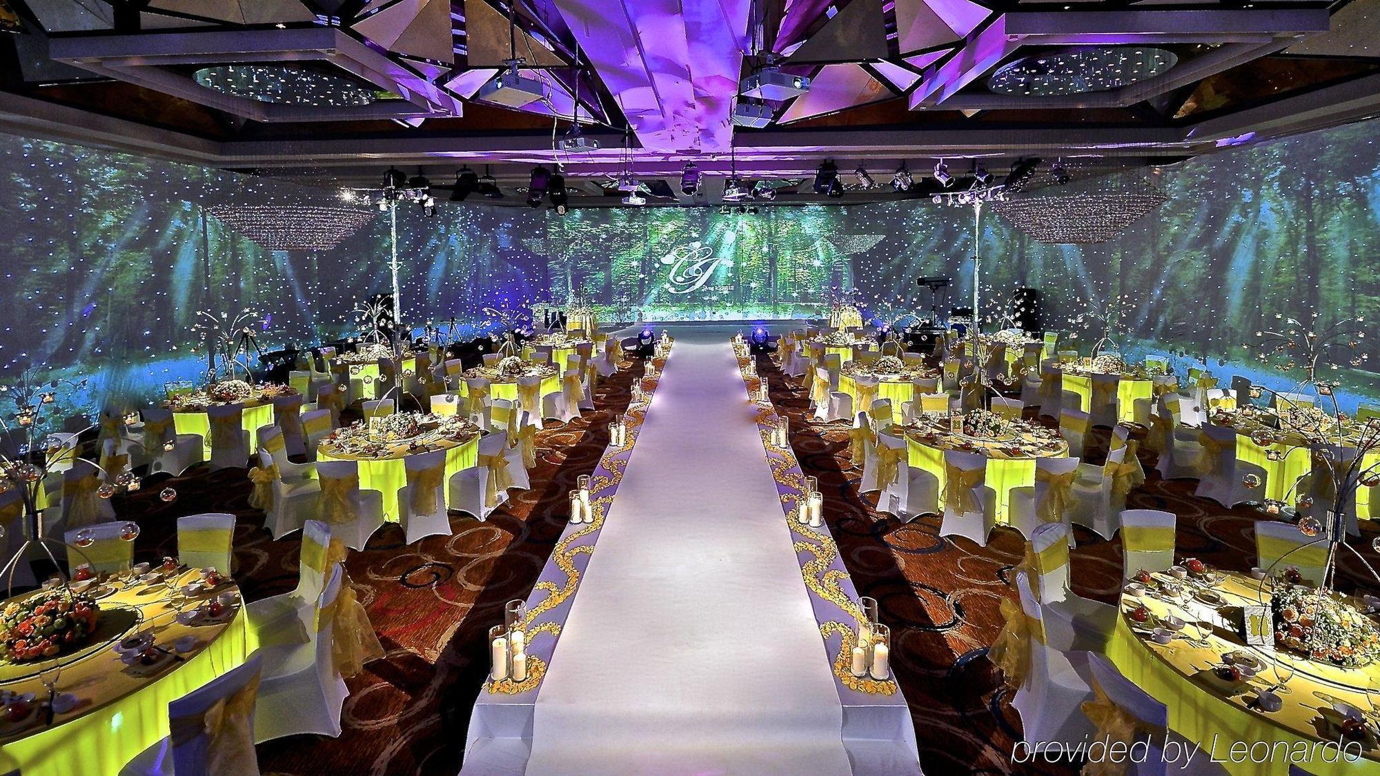 Hotel Nikko Tianjin Exterior foto The interior of the 2011 Hall of Fame